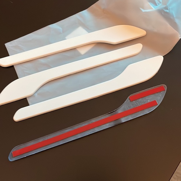 White TESLA door handles - Picture 2 of 2